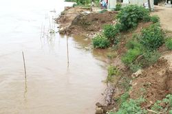 Chủ động ứng phó với lũ kết hợp triều cường và sạt lở bờ sông