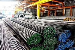 Giá thép trong nước tiếp tục điều chỉnh giảm