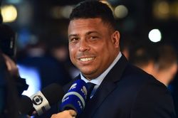 Ronaldo 'béo' nhận định trận Siêu kinh điển