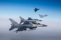 Giữa căng thẳng, NATO tập trận hạt nhân