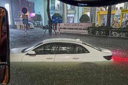 Ô tô đi vào vùng ngập nước ở Huế, Đà Nẵng cần lưu ý điều này