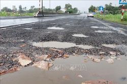 Sớm khắc phục hư hỏng trên tuyến Quốc lộ 1A đoạn qua Bình Định