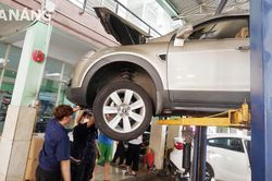 Ô-tô chết máy, gara, tiệm sửa xe hoạt động hết công suất