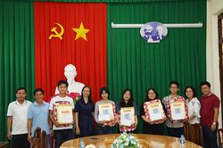 Tuyên dương 5 tân sinh viên là con của phóng viên, nhân viên Báo Đồng Nai