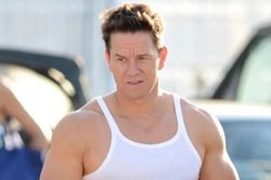 Tài tử Mark Wahlberg và loạt sao rời Hollywood