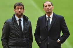 Lãnh đạo Juventus bị CĐV quay lưng