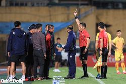 V-League 2024 dự kiến áp dụng VAR: Kế hoạch có khả thi?