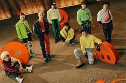 Stray Kids chính là nghệ sĩ duy nhất thế giới có 2 No.1 Billboard 200 năm nay