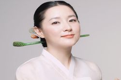 Ngắm nhan sắc rạng ngời không qua chỉnh sửa của 'nàng Dae Jang Geum' ở tuổi 51