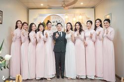 Đỗ Mỹ Linh - Đỗ Vinh Quang trao nhau nụ hôn ngọt ngào trong lễ ăn hỏi