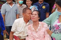 Chú rể 78 tuổi lấy cô dâu 68 tuổi, họ hàng vui vẻ chúc mừng
