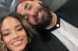 Benzema đưa cả vợ và bạn gái đến dự gala Quả bóng vàng