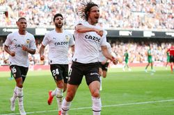 Soi kèo nhà cái Sevilla vs Valencia. Nhận định, dự đoán bóng đá La Liga (00h00, 19/10)
