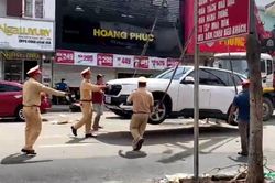 Cứu hộ trên từng cây số