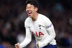 Son Heung-min làm rạng danh châu Á ở lễ trao giải Quả bóng vàng 2022