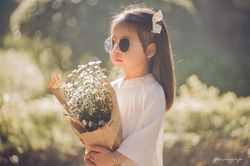 Em bé 4 tuổi diện áo dài đón thu Hà Nội 'đốn tim' cư dân mạng
