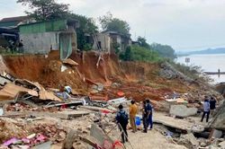 Vụ sạt lở bờ sông nghiêm trọng tại Quảng Trị: Trước đó đã có phương án di dân