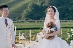Đám cưới giữa đồi chè đẹp tuyệt của cặp đôi quen nhau thời đại học