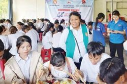 Giáo dục Khuyến học Người phụ nữ có duyên với khuyến học