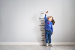 Cha mẹ thấp, con có cao được không?