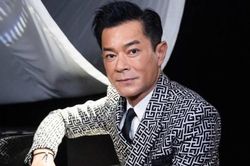 Cổ Thiên Lạc bị cha mẹ giục cưới