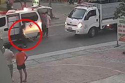 Góc quay bất ngờ vụ ô tô chèn ép xe cấp cứu, chuyển cơ quan điều tra thụ lý
