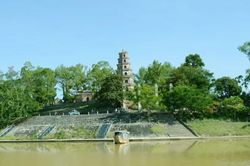 Văn hóa - Nghệ thuật Văn hóa - Nghệ thuật Phải hành động để giữ gìn không gian chùa Huế