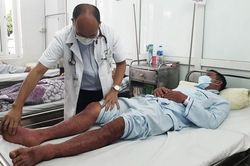 Nhiều người sốt xuất huyết giảm tiểu cầu nghiêm trọng, bác sĩ chỉ rõ dấu hiệu cảnh báo sớm