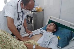 Lọc máu, chạy ECMO vì chủ quan với căn bệnh do muỗi đốt