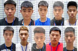 Ngang nhiên dẫn bạn xông vào trường học đánh 'hội đồng' để trả thù