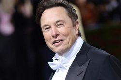 Những sóng gió khi tỷ phú Elon Musk lên tiếng về điểm nóng thế giới