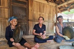Ngân vang chiêng Ba!