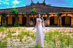 Hoa hậu Ban Mai diện BST 'Áo hoa' của NTK Thuận Việt Ngày 20/10