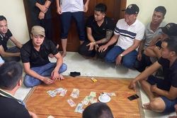 Hải Phòng: Bắt quả tang chủ nhà và 19 đối tượng đang đánh bạc