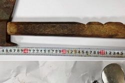 Đối tượng nhiễm HIV dùng dao đâm nạn nhân trọng thương, cầm rìu chống trả lực lượng công an