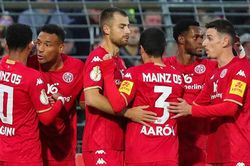 Soi kèo nhà cái Mainz vs Cologne. Nhận định, dự đoán bóng đá Đức (01h30, 22/10)