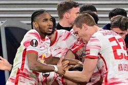 Soi kèo nhà cái Augsburg vs Leipzig. Nhận định, dự đoán bóng đá Đức (20h30, 22/10)