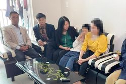 TP Đà Lạt thăm, động viên cháu bé bị bố dùng dây lưng bạo hành, lôi ra đường