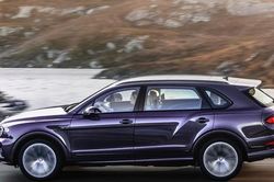 Hơn 3.000 xe Bentley Bentayga bị triệu hồi do lỗi camera lùi