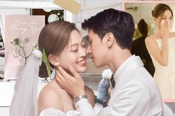 Bình An viết thư tay gửi Phương Nga trước hôn lễ, cô dâu xúc động khi nhìn thấy váy cưới