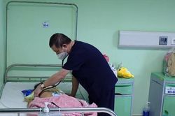 Bé gái mắc cúm A/H5 'rất may mắn phục hồi', được rút nội khí quản