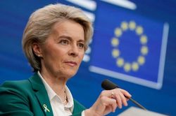 Sẵn sàng cấp tiền định kỳ cho Kiev, EU nói 'điều quan trọng là phải gửi một tín hiệu tới Ukraine'