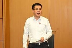 Bộ trưởng Nguyễn Hồng Diên phân tích giải pháp tháo gỡ khó khăn về xăng dầu