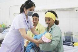 Báo động đỏ toàn viện cứu sống sản phụ cùng thai nhi nguy kịch