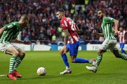 Soi kèo nhà cái Betis vs Altetico Madrid. Nhận định, dự đoán bóng đá La Liga (21h15, 23/10)