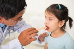 Những điều cha mẹ cần biết về viêm họng do liên cầu khuẩn ở trẻ nhỏ