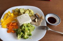 Vì sao nhiều nghệ sĩ Việt chọn ăn chay trường?
