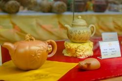 Người phụ nữ Việt được xác lập kỷ lục châu Á nhờ bộ sưu tập ấm chén tử sa