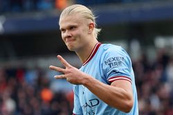 HLV Guardiola muốn Haaland cắt giảm khẩu phần ăn