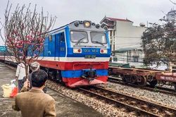 Từ 8 giờ sáng nay, ngành đường sắt mở bán vé tàu Tết 2023